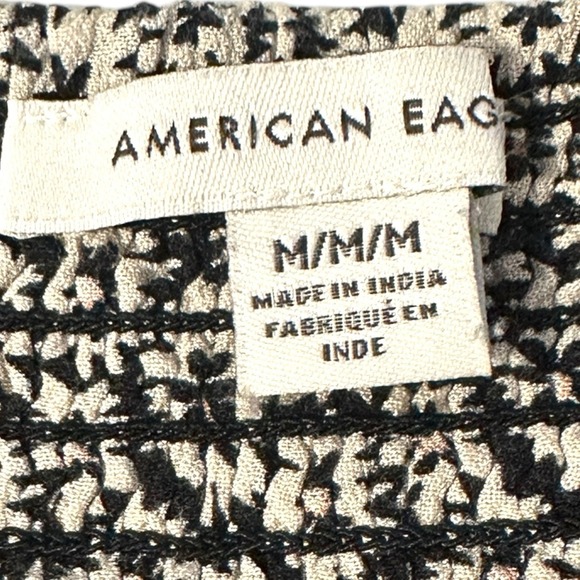 American Eagle Black White Floral Smocked Crop Top Women's M Long Sleeve Boho - Picture 7 of 9